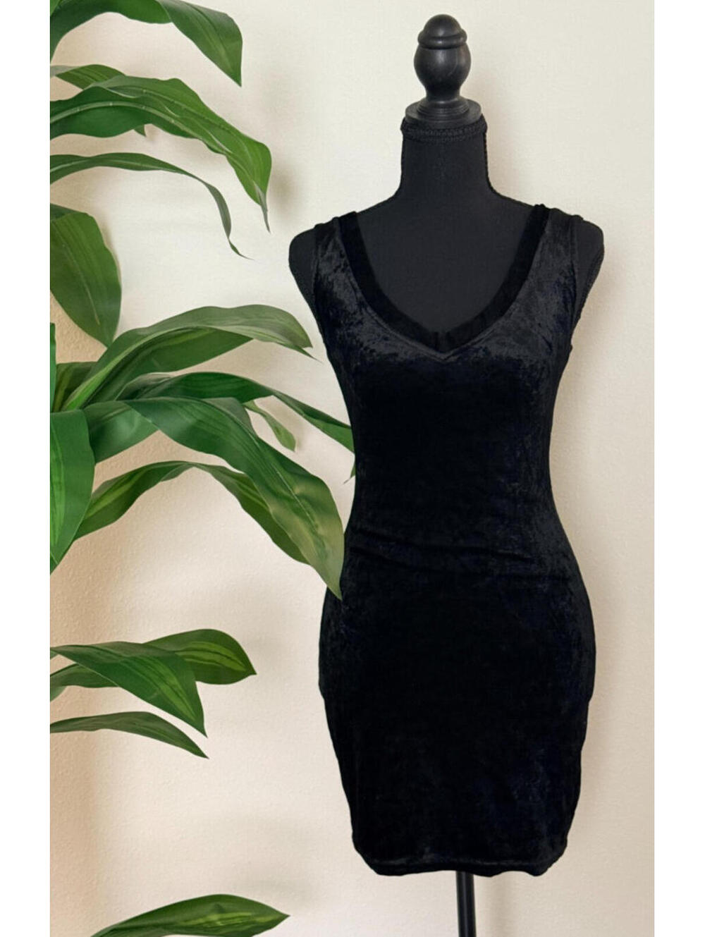 CAROL ONAWA Vintage "Paper Tag" Little Black Velvet Dress RARE - Made in USA Med